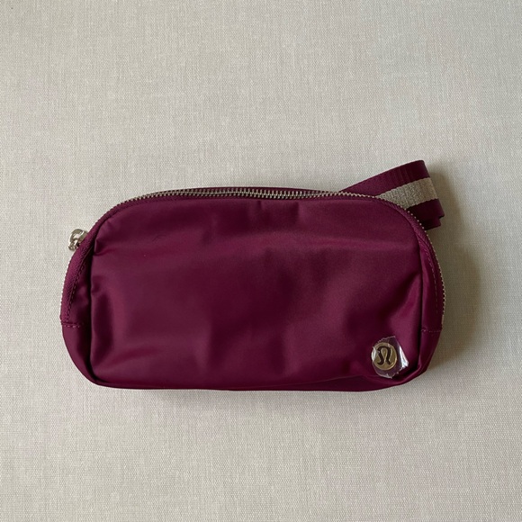Lululemon Everywhere Belt Bag 1L *Wordmark - Deep Luxe/Gold - Picture 1 of 12